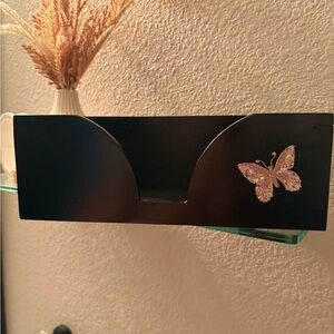 Countertop paper towel dispenser